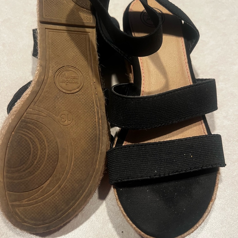 wonder nation Black Elastic Strap Kids Sandals
